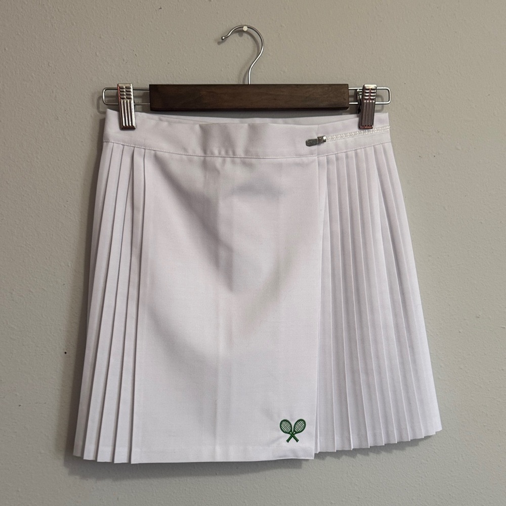 Tennis Time white pleated skirt
